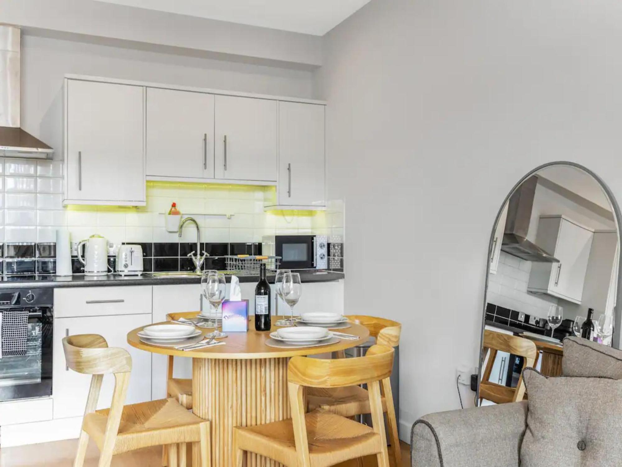 Apartament Pass The Keys Charming In North
